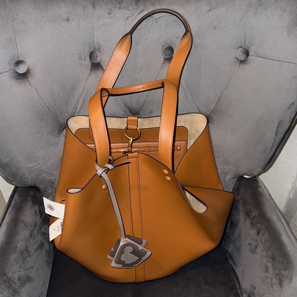 Tory Burch Handbags - Tory Burch Tan Sete Kobicha Leather Tote